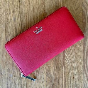 Kate Spade Zipped Wallet
